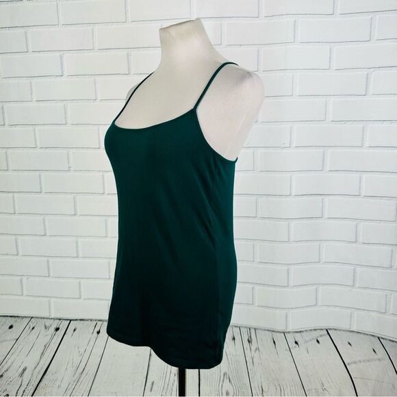 10/$25🦋 No Boundaries Hunter Green Basic Camisole - Size XL - Picture 3 of 9